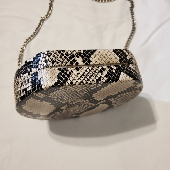 Hard case  round snake skin print round bag - Picture 7 of 14